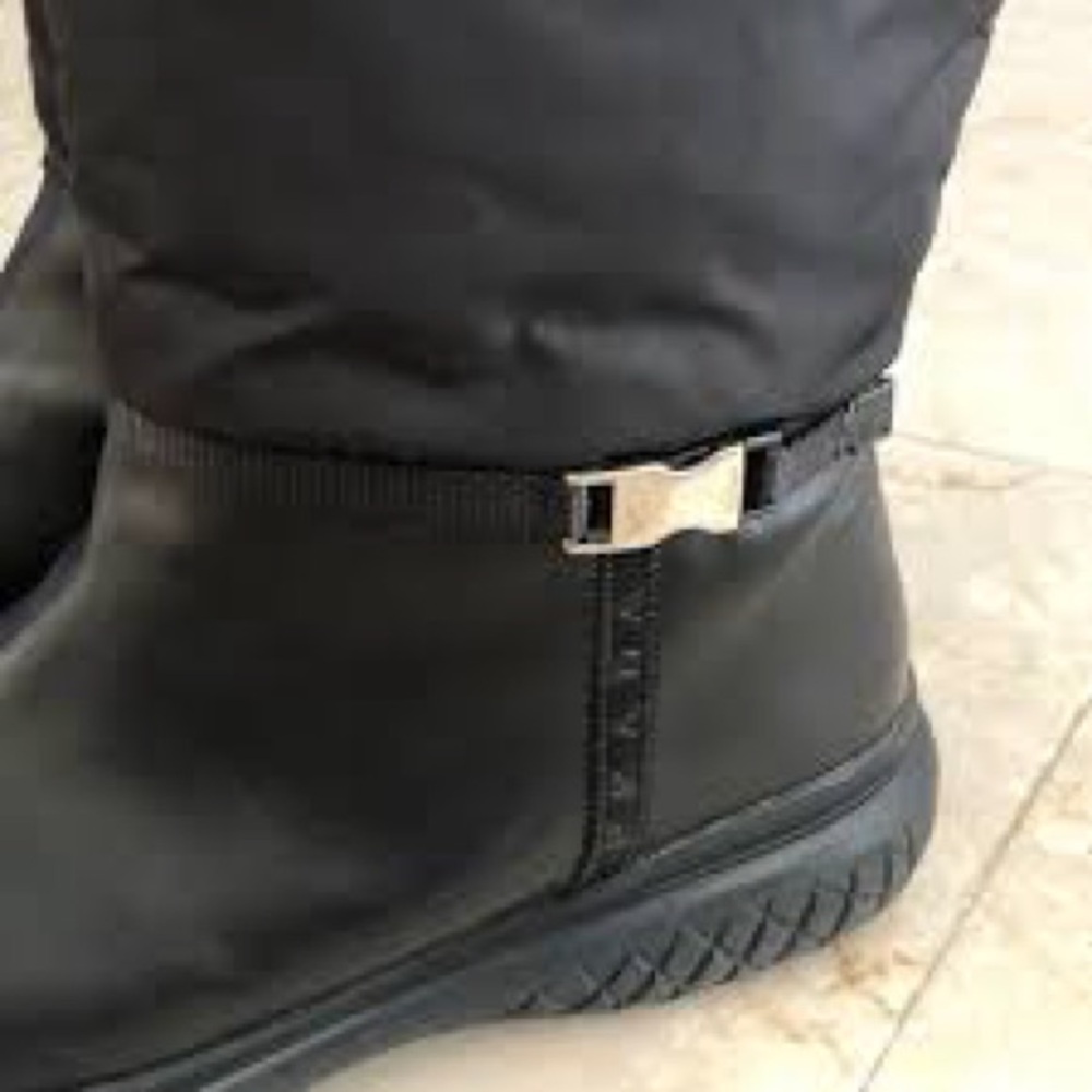 🥾 Prada padded nylon and leather drawstring winter boots - Picture 6 of 11